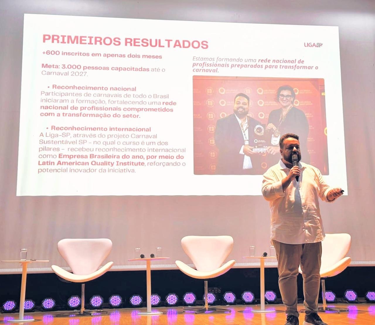Carnaval inspira course de sustentabilidade reconhecido nacionalmente na Climate Week