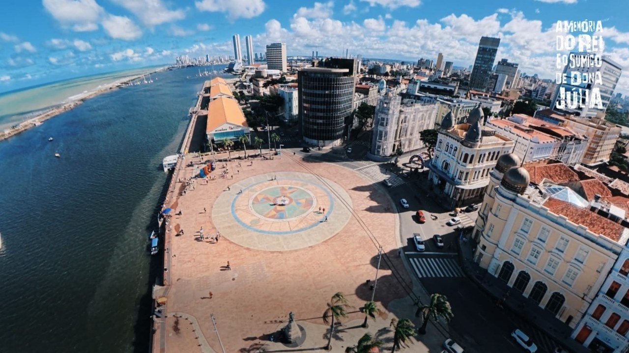 Imperatriz Leopoldinense guarda memórias do Recife nas capas dos sambas de 2027