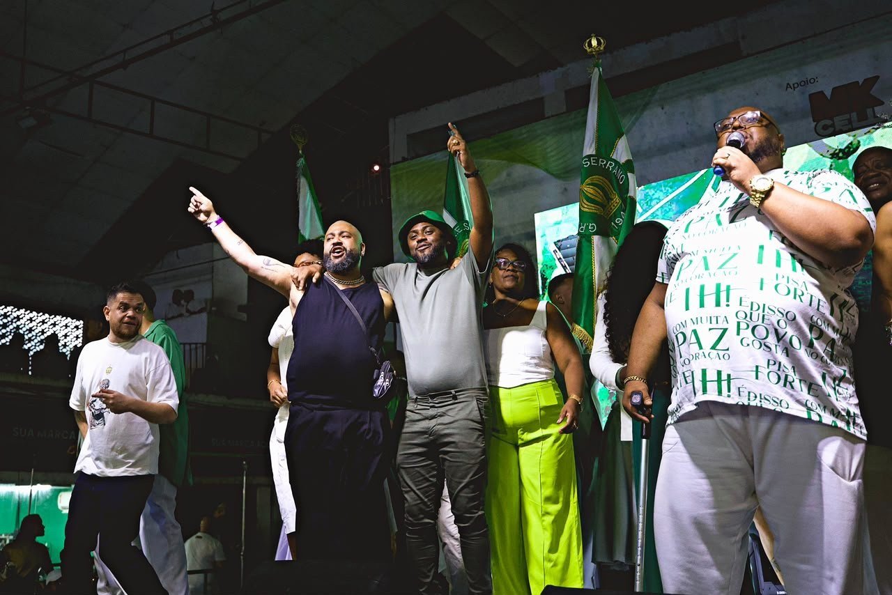 A poesia de duas gerações se une no altar do samba do Império Serrano