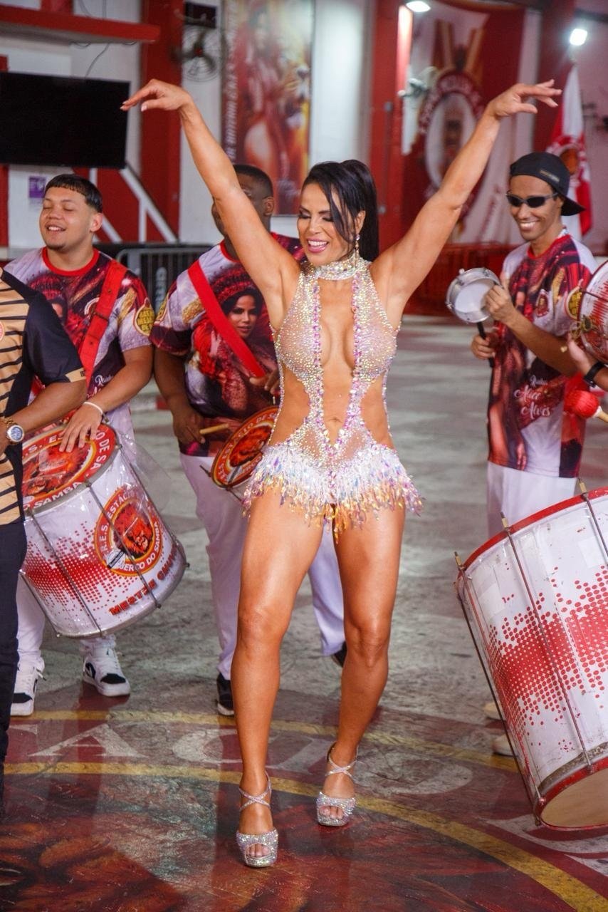 Alice Alves vira madrinha de bateria da Nova Geração do Estácio: semente que brota com carinho