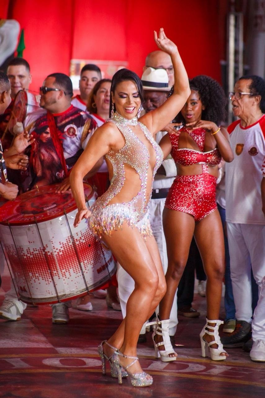 Alice Alves vira madrinha de bateria da Nova Geração do Estácio: semente que brota com carinho
