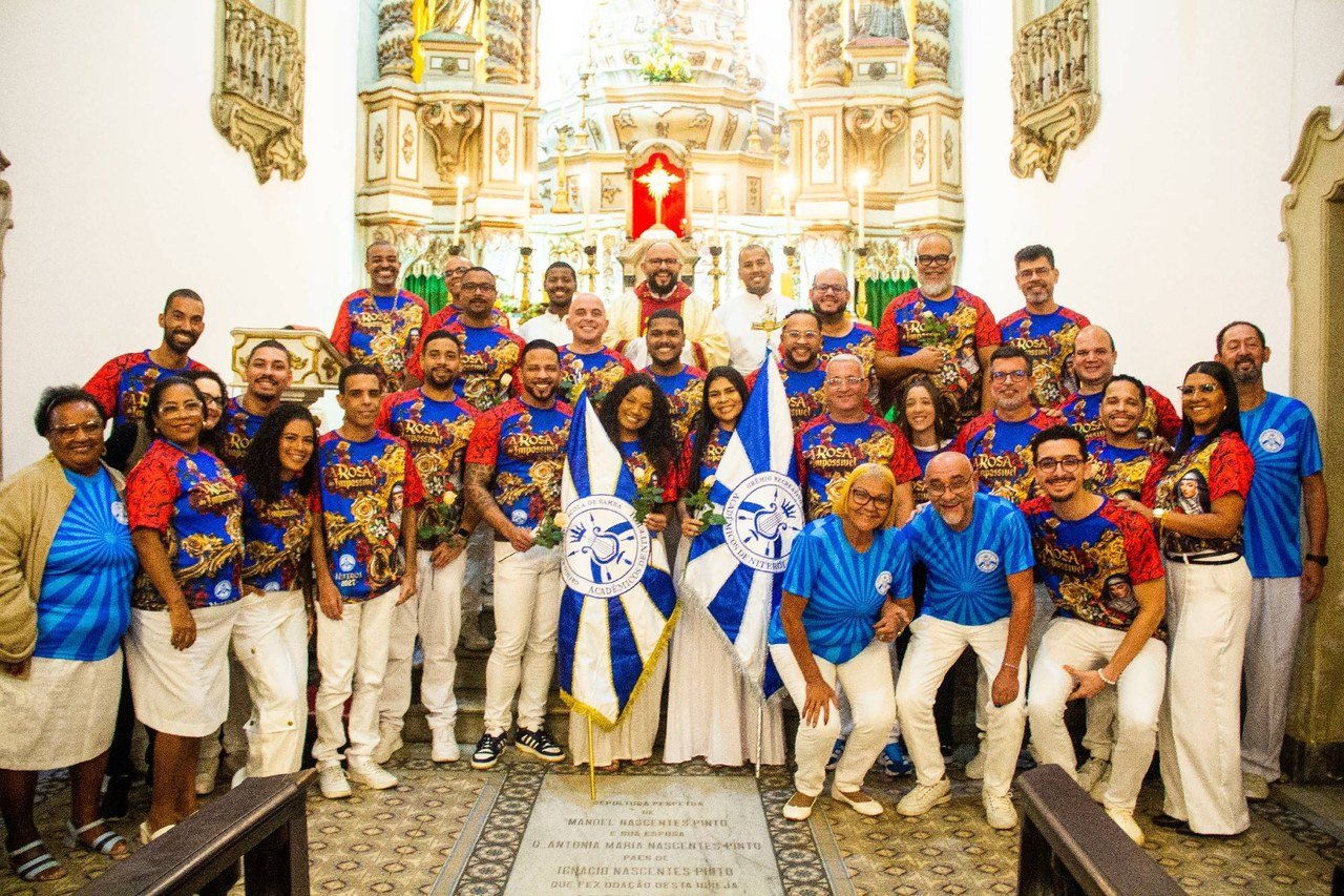 Fé e poesia: Acadêmicos de Niterói recebe bênção sob o olhar de Santa Rita