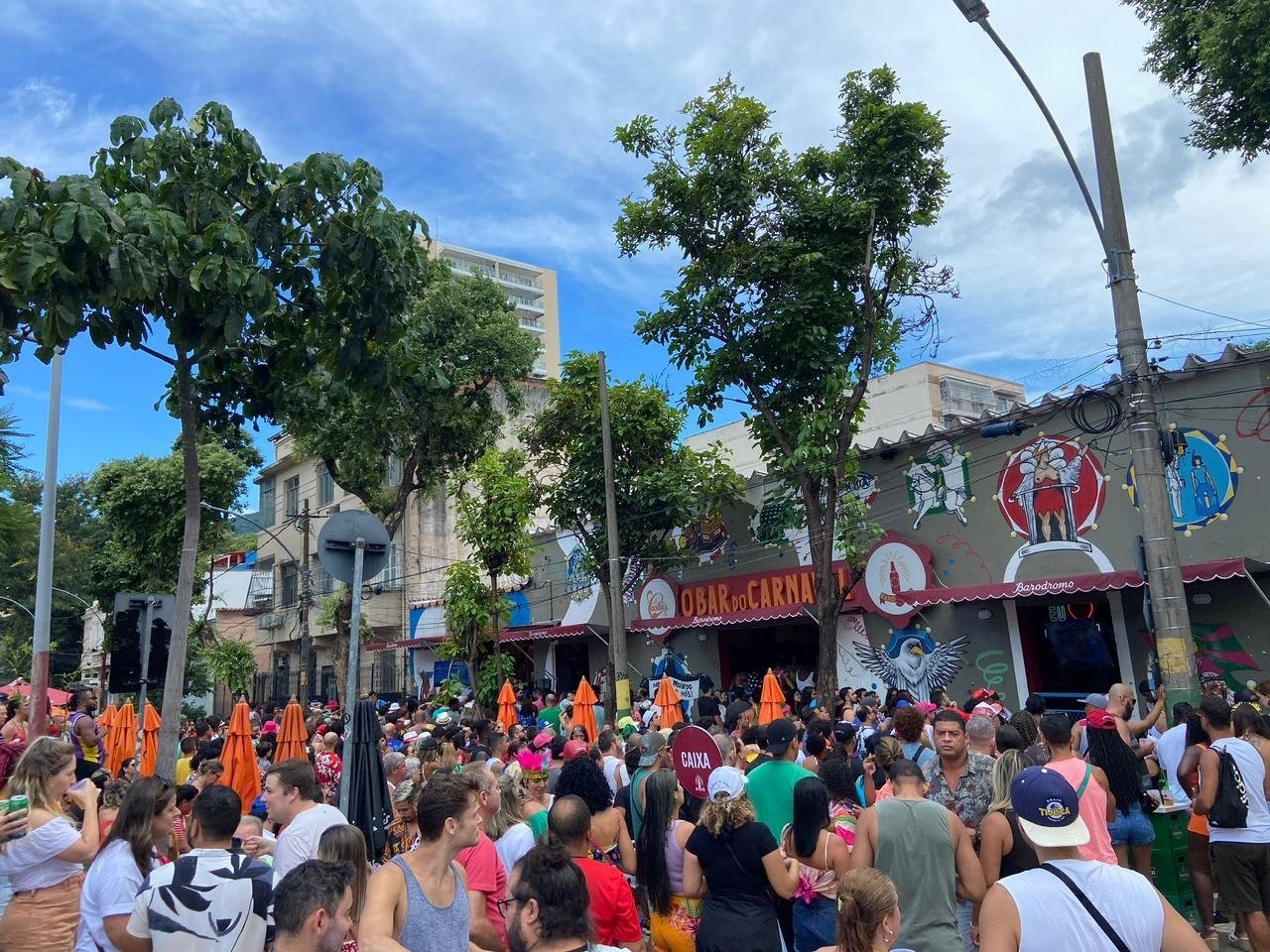 O brilho da Estrela Guia e o compasso do samba iluminam o Baródromo