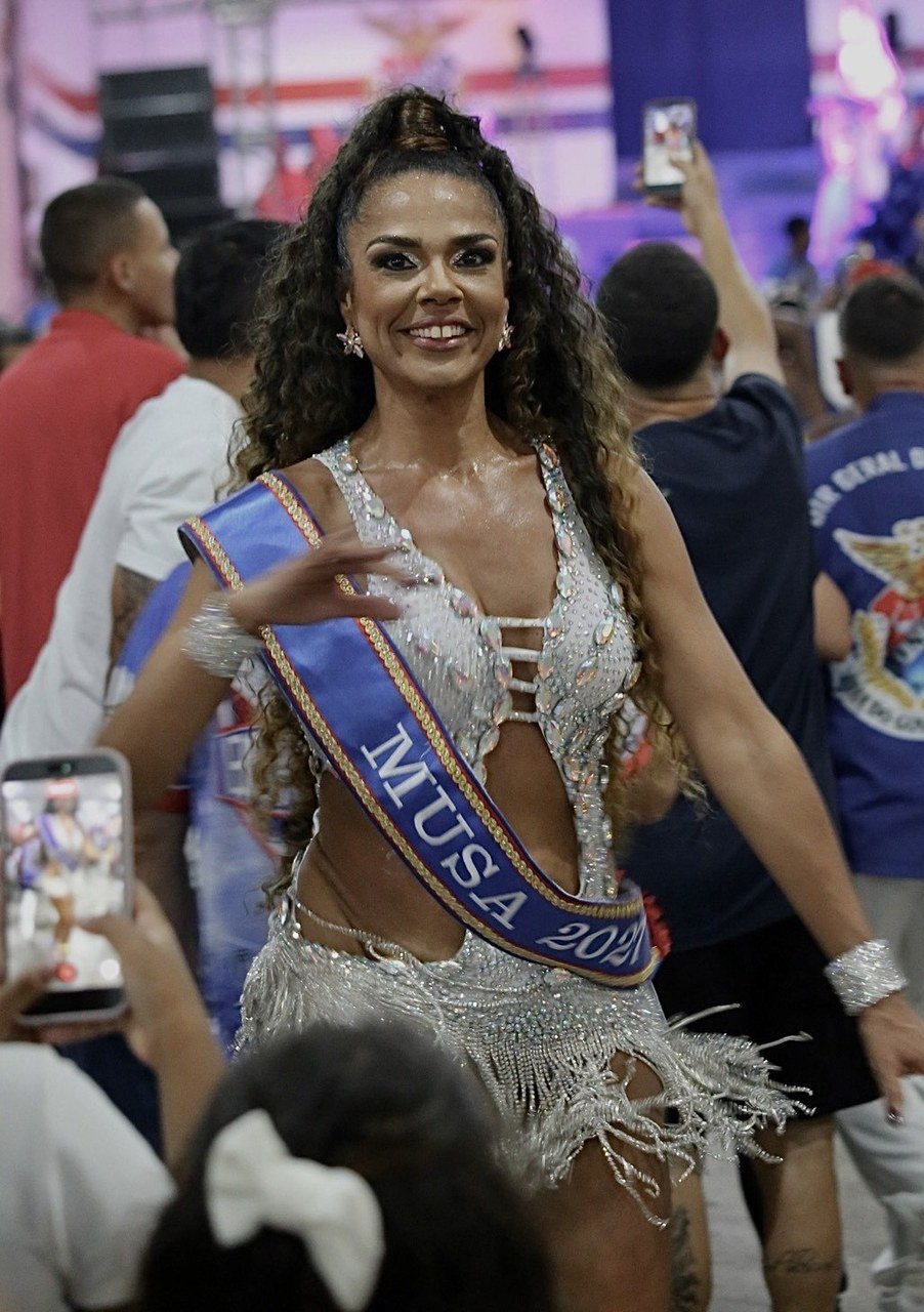 O brilho de Nathalia Brito segue iluminando a União da Ilha em 2027