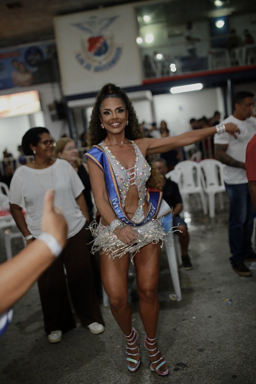 O brilho de Nathalia Brito segue iluminando a União da Ilha em 2027