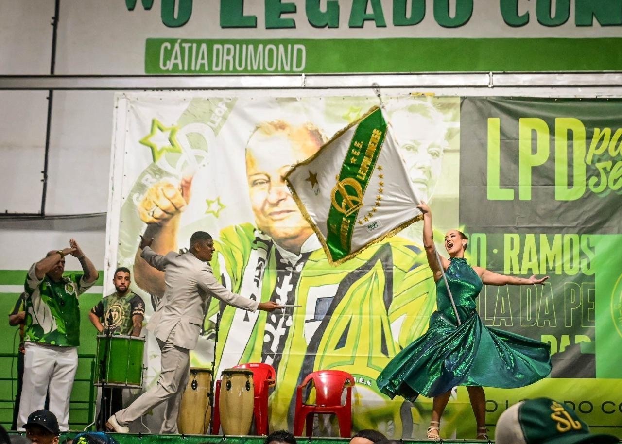 O brilho de Ramos: Imperatriz define semifinalistas em tarde de feijoada