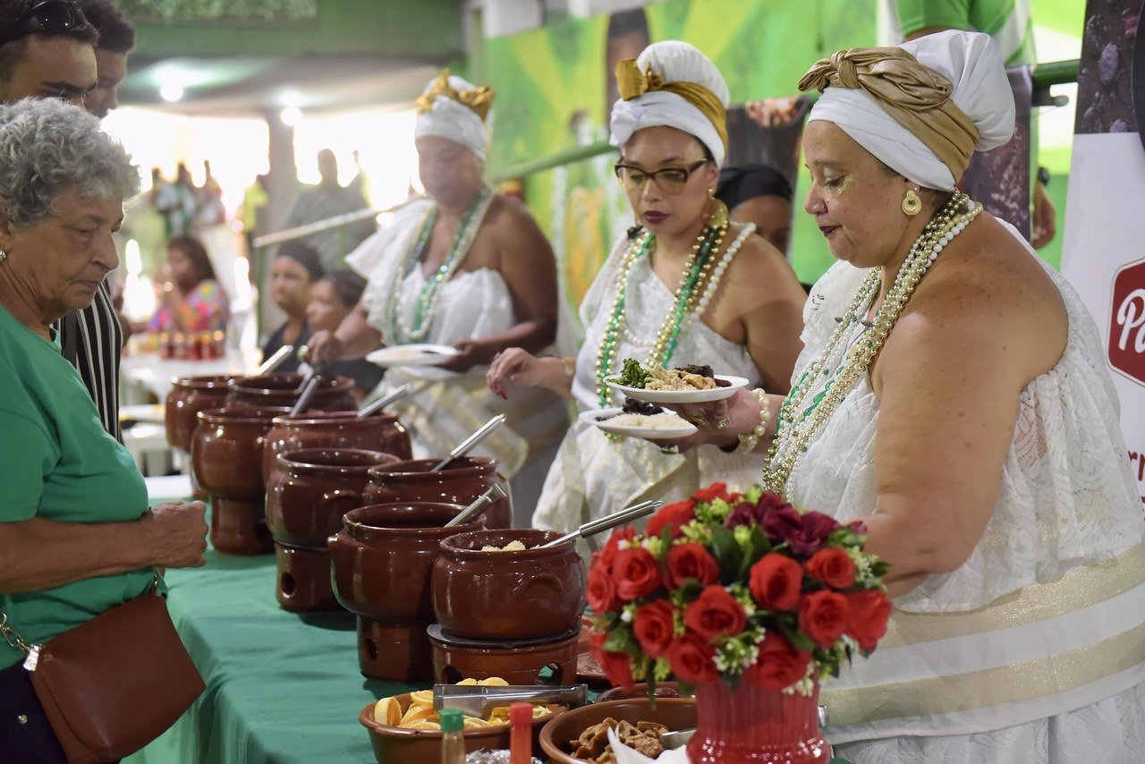 O brilho do Reizinho: Império Serrano une feijoada, João Bosco e semifinal