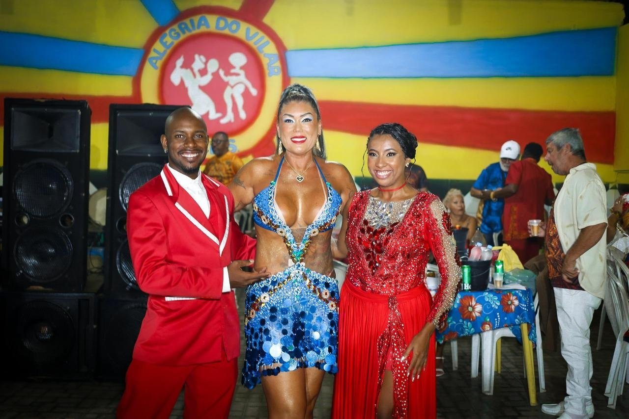 O brilho no olhar de Claudia Rodrigues ao assumir a bateria da Alegria do Vilar