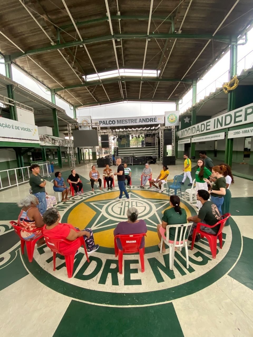 O brilho que cuida da história: Mocidade e IFRJ juntos na Vila Vintém