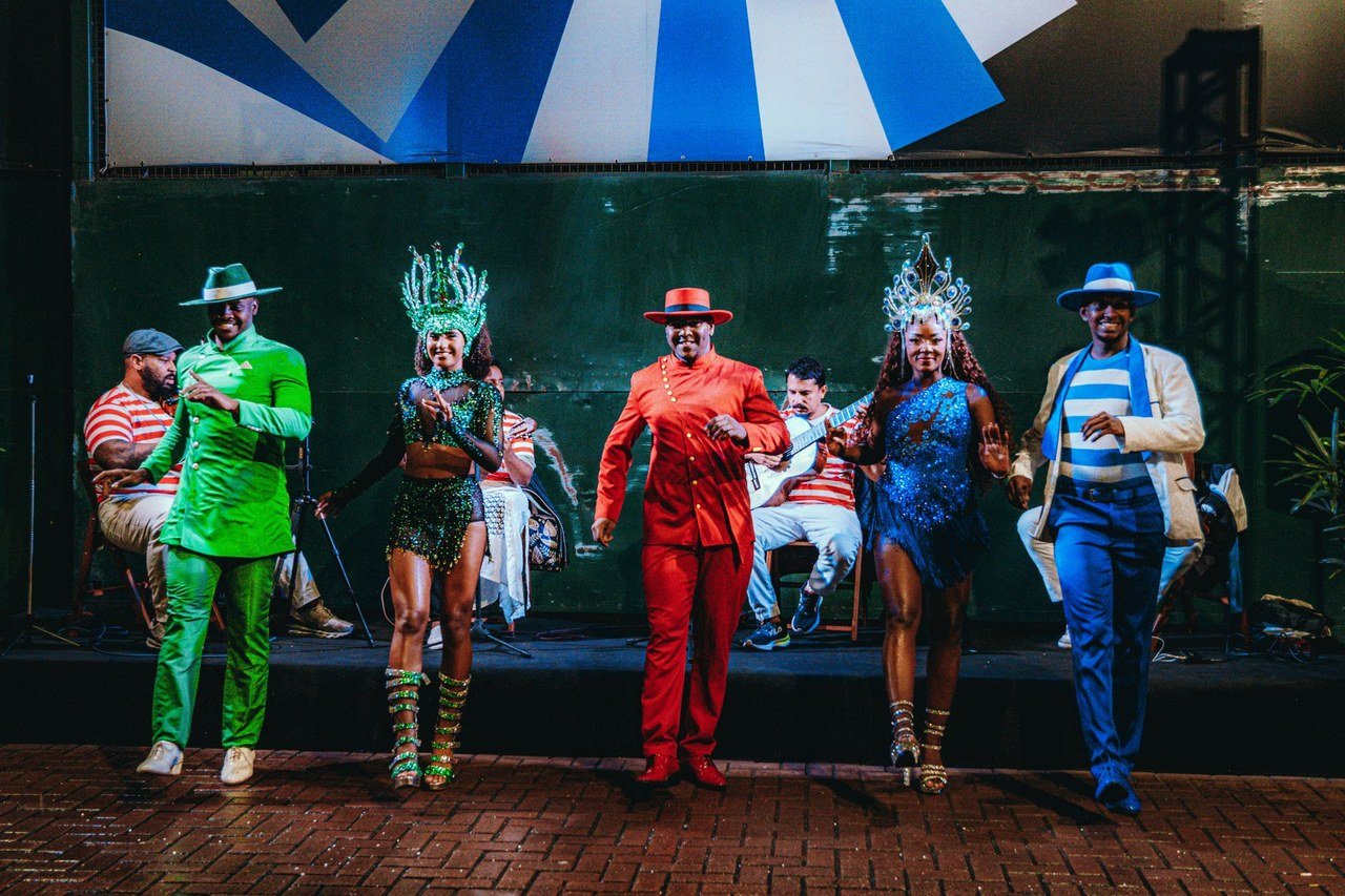 O compasso do samba e a poesia do olhar no Botequim da Cidade do Samba