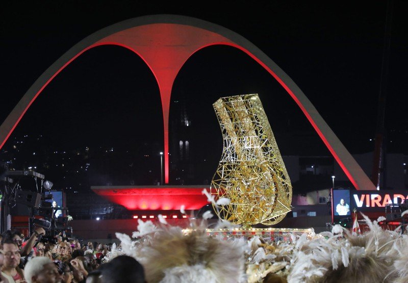 O foco perfeito na Sapucaí: novos ingressos ganham a luz da avenida