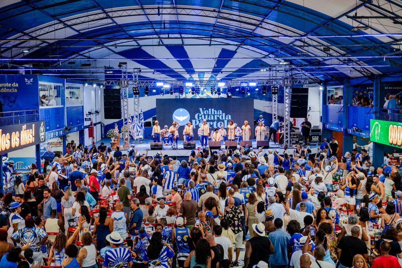 Portela celebra Monarco na final do samba-enredo 2027