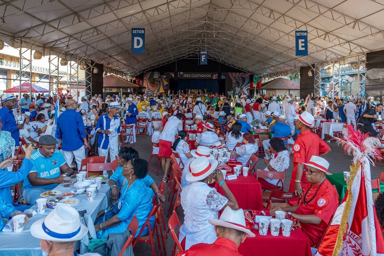 Velhas Guardas de todos os grupos do Rio se encontram na Cidade do Samba