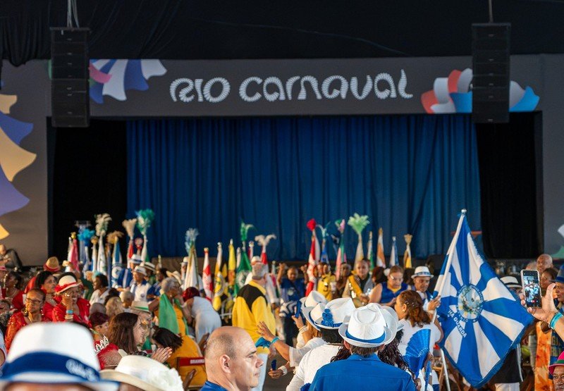 Velhas Guardas de todos os grupos do Rio se encontram na Cidade do Samba