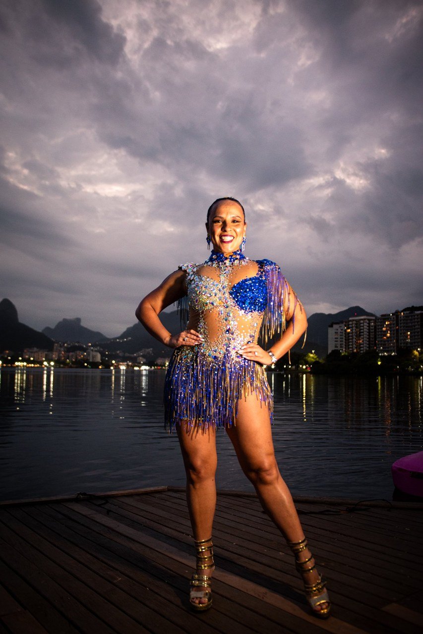 Débora Bana leva sua paixão de passista para a Unidos da Ponte em 2027